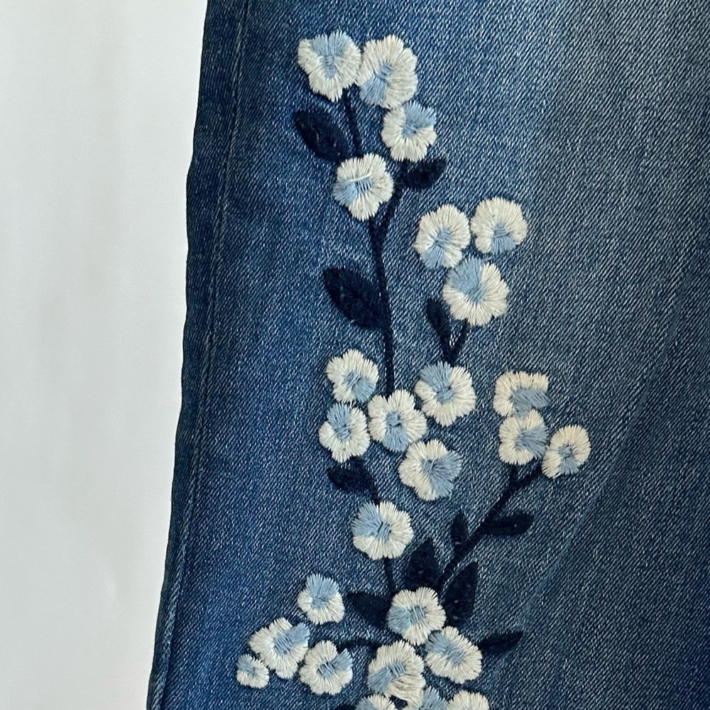 Gap Floral Embroidered Girlfriend Jeans - Picture 4 of 9